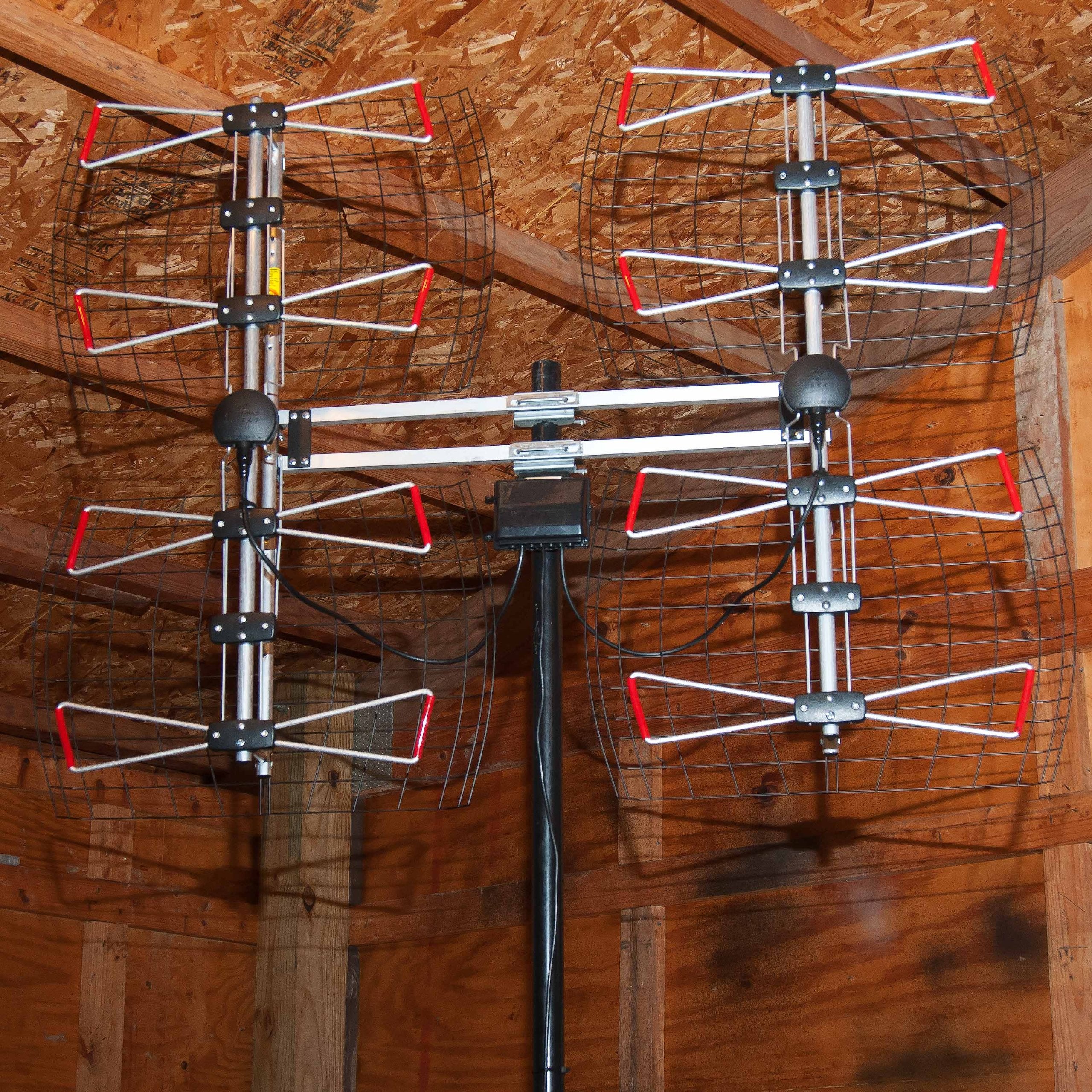 Antennas Direct® Enhanced Db8e Multidirectional Bowtie UHF Antenna