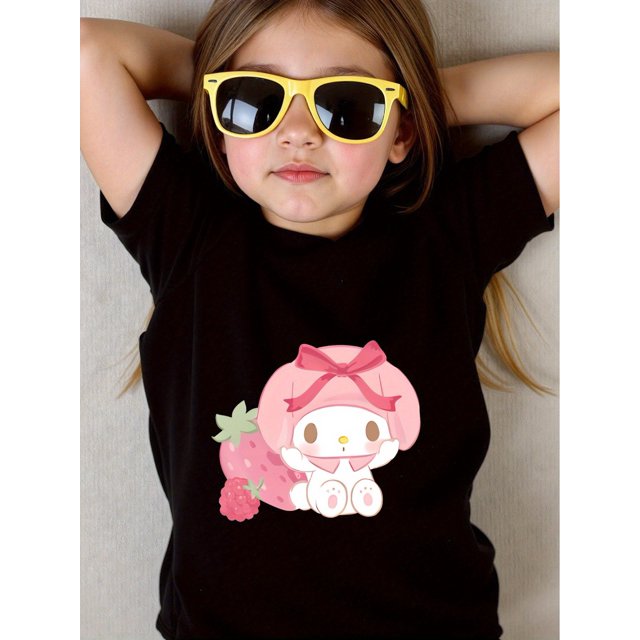 T-Shirts à Manches Courtes pour Filles Hello Kitty & Friends Tee Graphique pour Filles - Design Fraise Mignon avec Nœud, Col Rond, Manches Courtes, Coupe Régulière, Mélange de Polyester Doux, Lavable en Machine - Parfait Casua