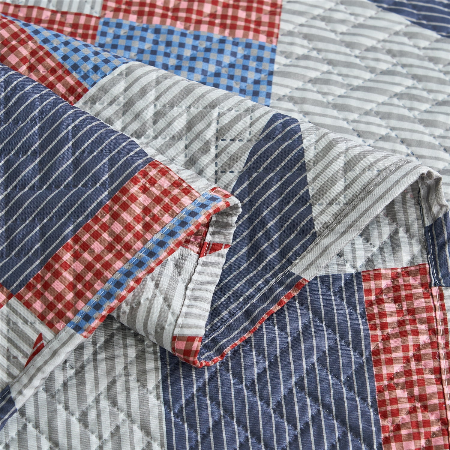 JML Navy & Red Star Polyester Quilt, Queen - Breathable