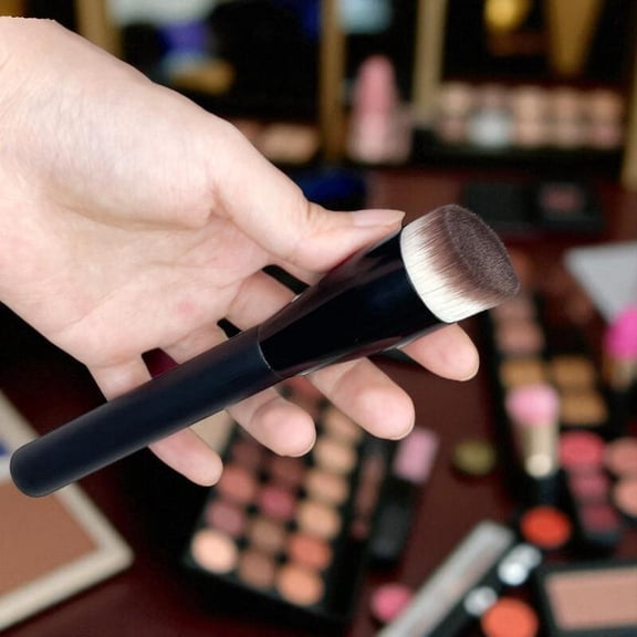 Flat Angled Foundation Brush 170 for Liquid Cream Makeup Easy Even Blending