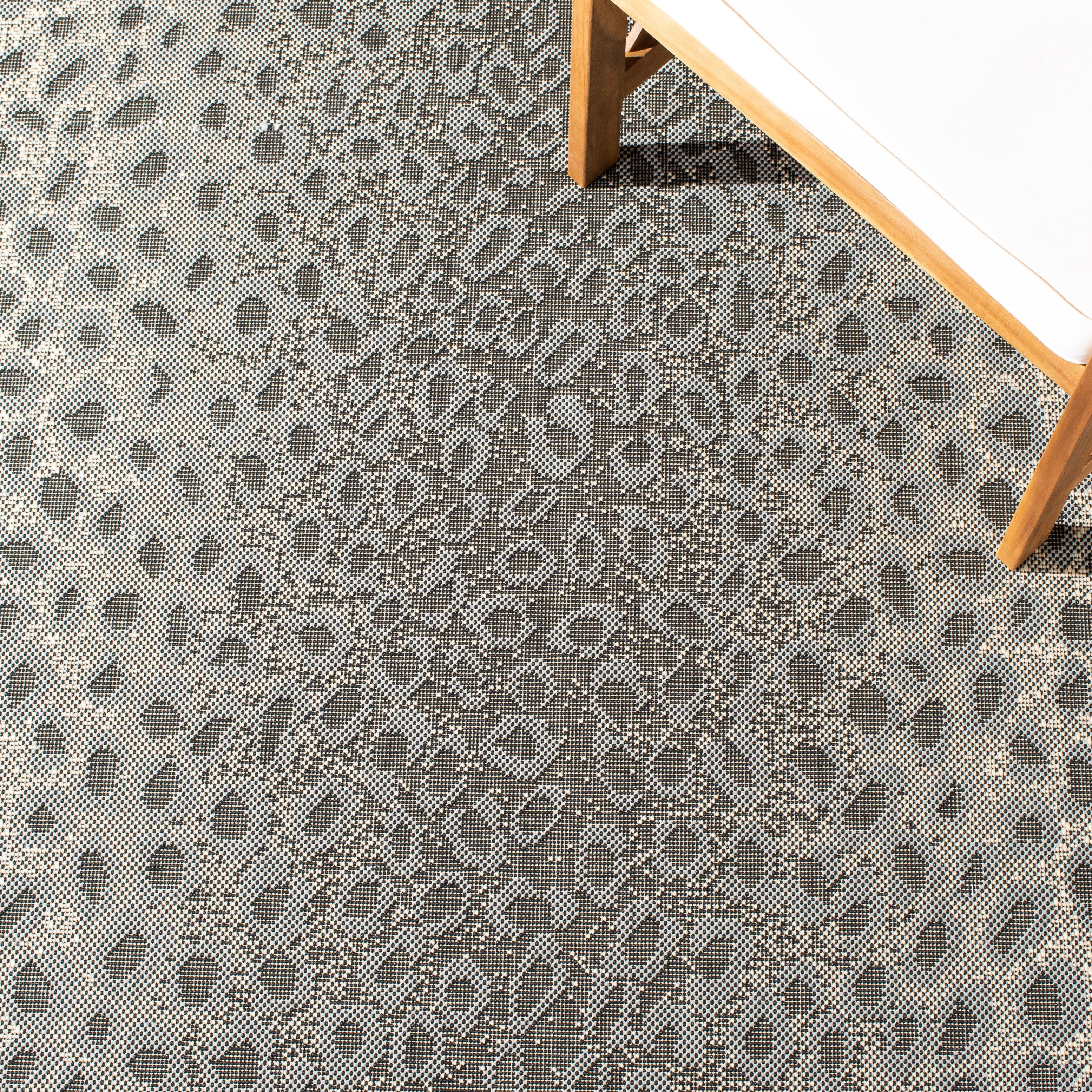 Safavieh Courtyard Candace Spotted Indoor/Outdoor Area Rug, Gray/Black, 6'7" x 9'6"