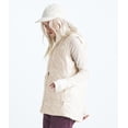 thumbnail image 2 of Chaleco The North Face Shady Glade con aislamiento para mujer, color blanco Dune, 2 of 7