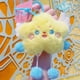thumbnail image 2 of Llavero de peluche con forma de estrella, amarillo, de peluche, con ala, 13,5 cm, 2 of 2