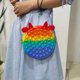 thumbnail image 3 of Bolso de silicona para macarrones Fidget Toy HUOGUO, tipo bandolera Pop it, 3 of 5