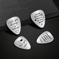 thumbnail image 4 of Púas de guitarra de acero inoxidable grabadas "I Pick You Always and Forever" con funda de cuero para llavero., 4 of 9