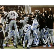 Chicago White Sox Signed 2005 World Series Celebration 16 x 20 Photograph