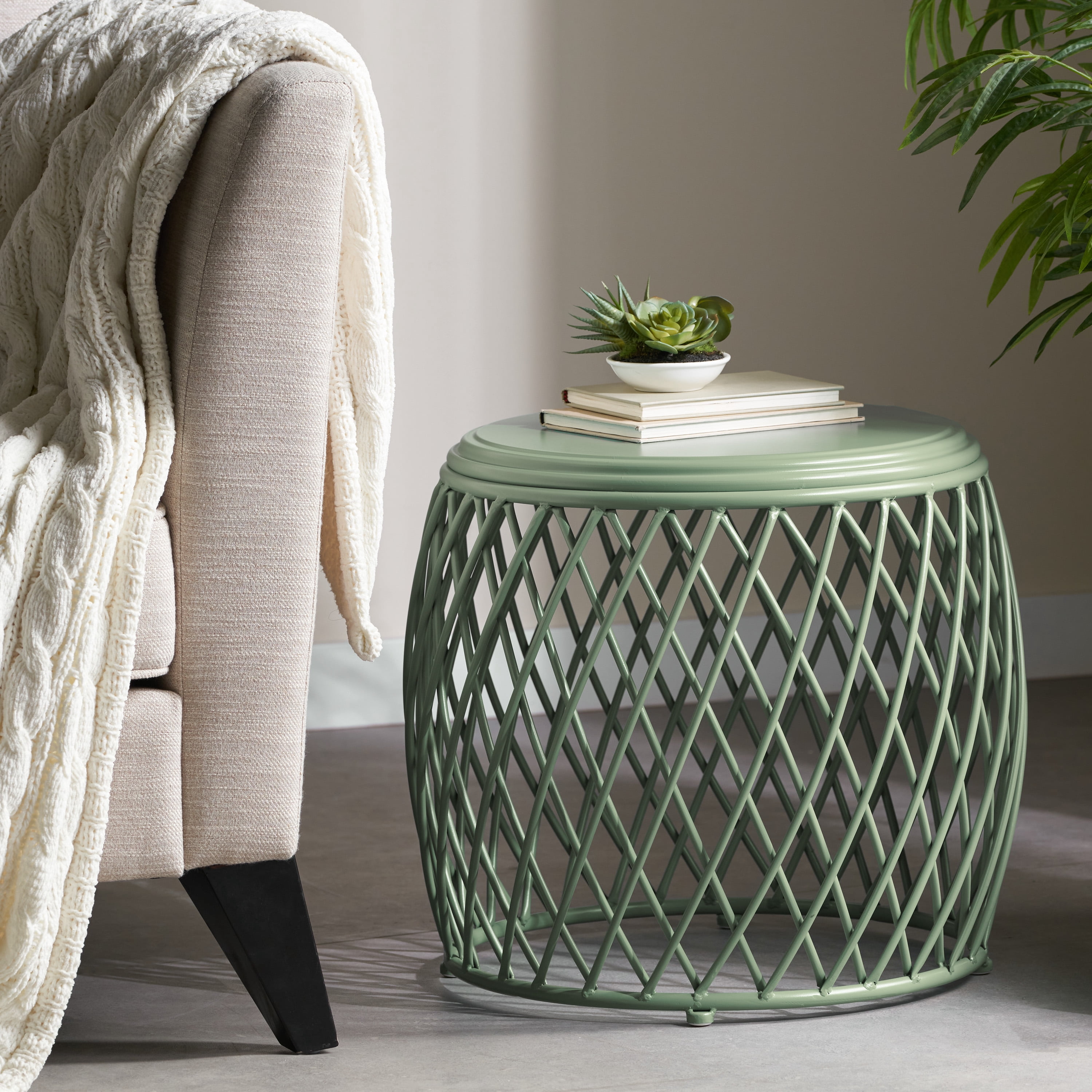 Outdoor Lattice Pattern Iron Side Table 19.75 Inch, Retro Decor Table for Patio Garden, Green