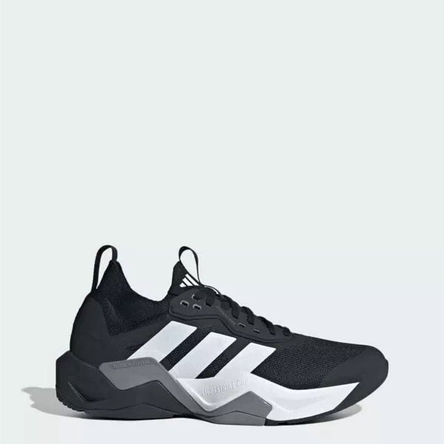 adidas rapidmove adv 2 hiit men's training shoes sneakers ih5242 zapatilla negra con tres franjas blancas, vista lateral centrada que muestra silueta deportiva de perfil bajo. Malla texturizada en el empeine, refuerzo en puntera y talón, entresuela blanca con detalle gris, cordones negros y tirador trasero; nueva en su caja, colorway versátil apta para entrenamientos HIIT y uso casual.