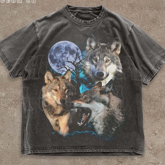 Vintage Wolf Graphic Shirt, Retro 90S Tee For Men Women, Wolf Pack Moon T-Shirt, Oversized Top, Grunge Faded T-Shirt BLACK Unisex S-5XL Hot Trending Shirt, Vintage Birthday Gift