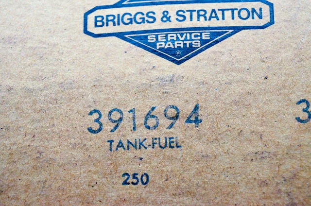 OEM Briggs & Stratton 391694 Fuel Gas Tank NOS for sale online 