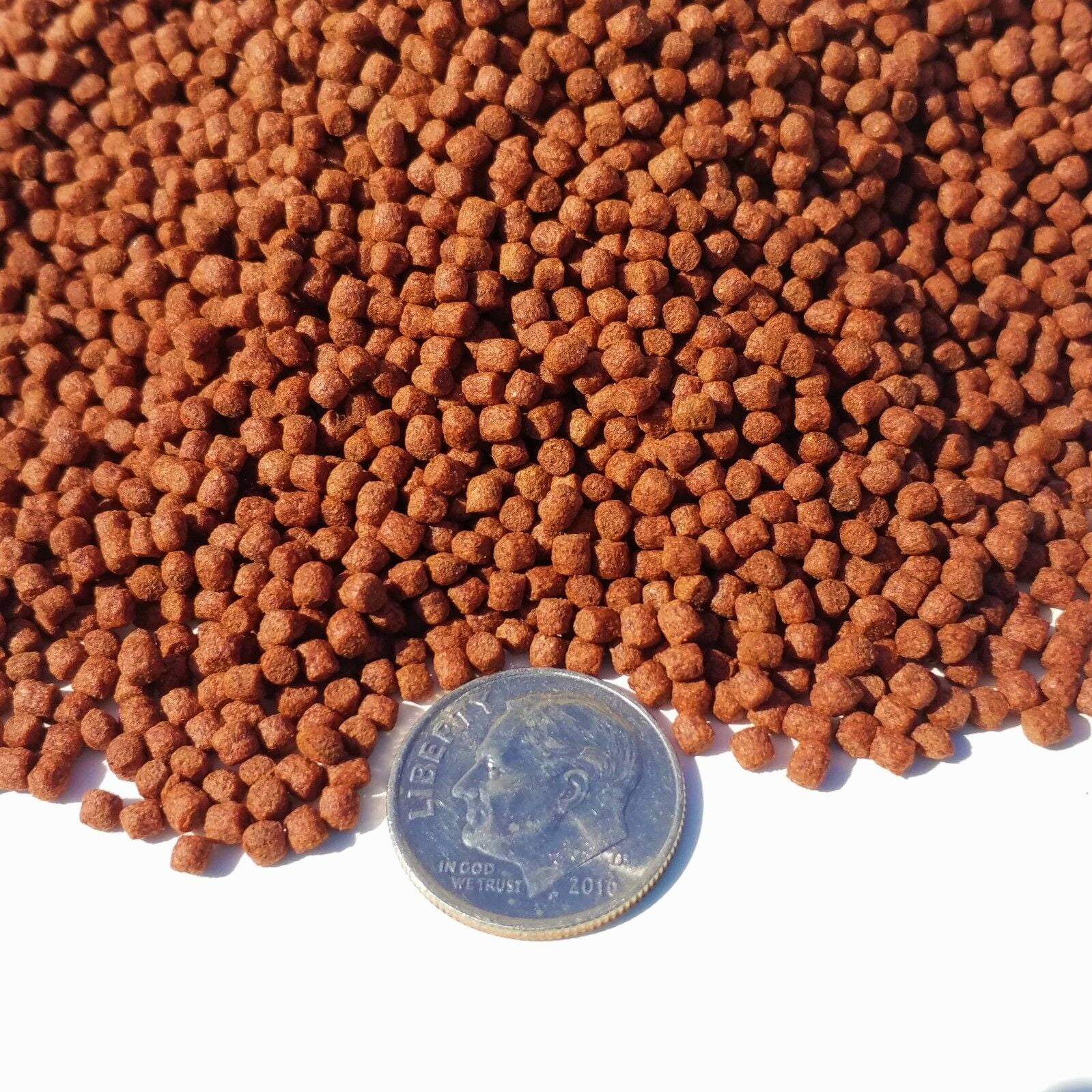Ultra Intense Color Enhancing 2mm Floating Red Parrot Pellets for Discus, Cichlids, All Tropical Fish…1500g / 3.3-lbs