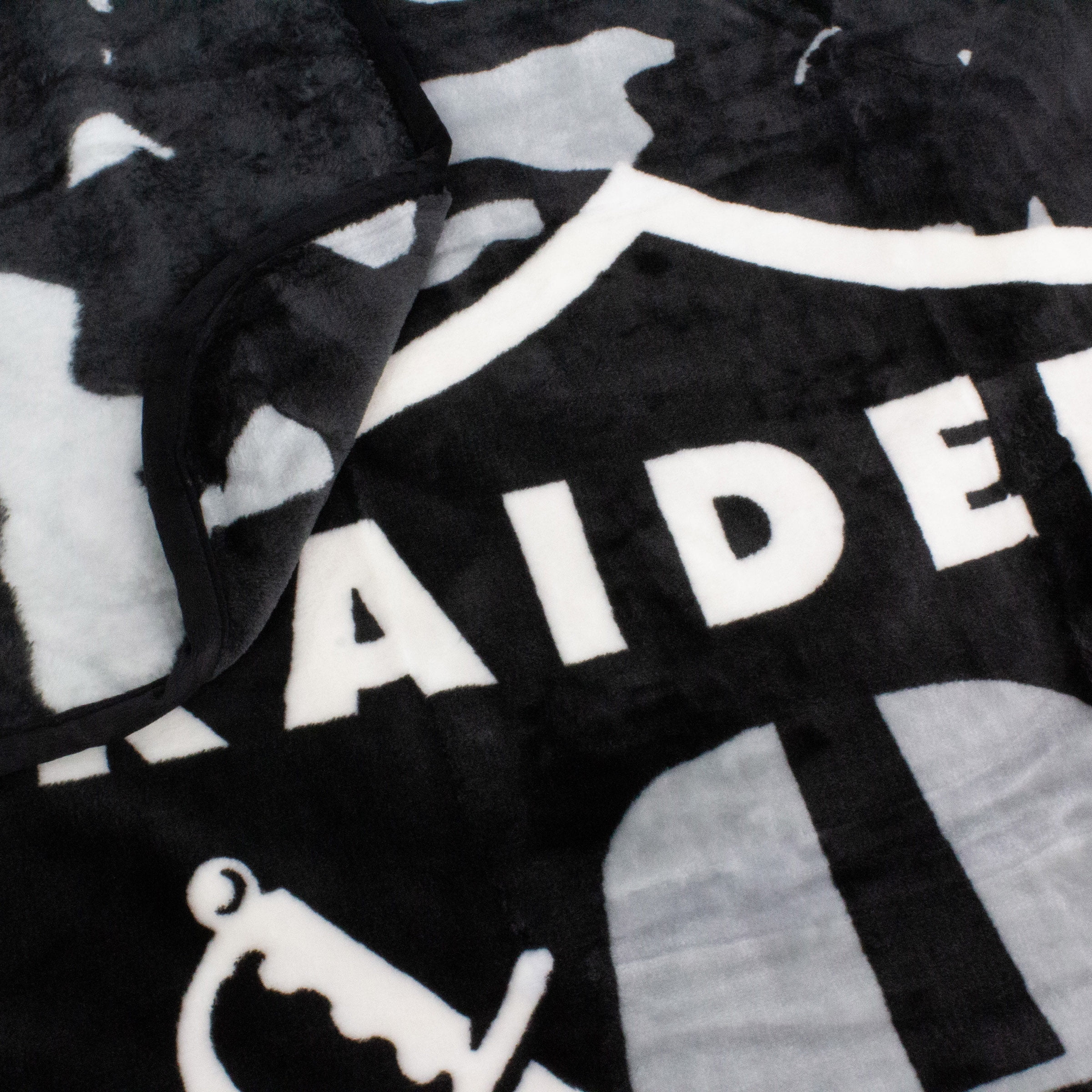 Las Vegas Raiders 50 x 60 Teen Adult Unisex Comfy Throw Blanket