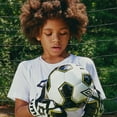 thumbnail image 3 of Umbro Pivot Ballon de Soccer, Taille 5, 3 of 5
