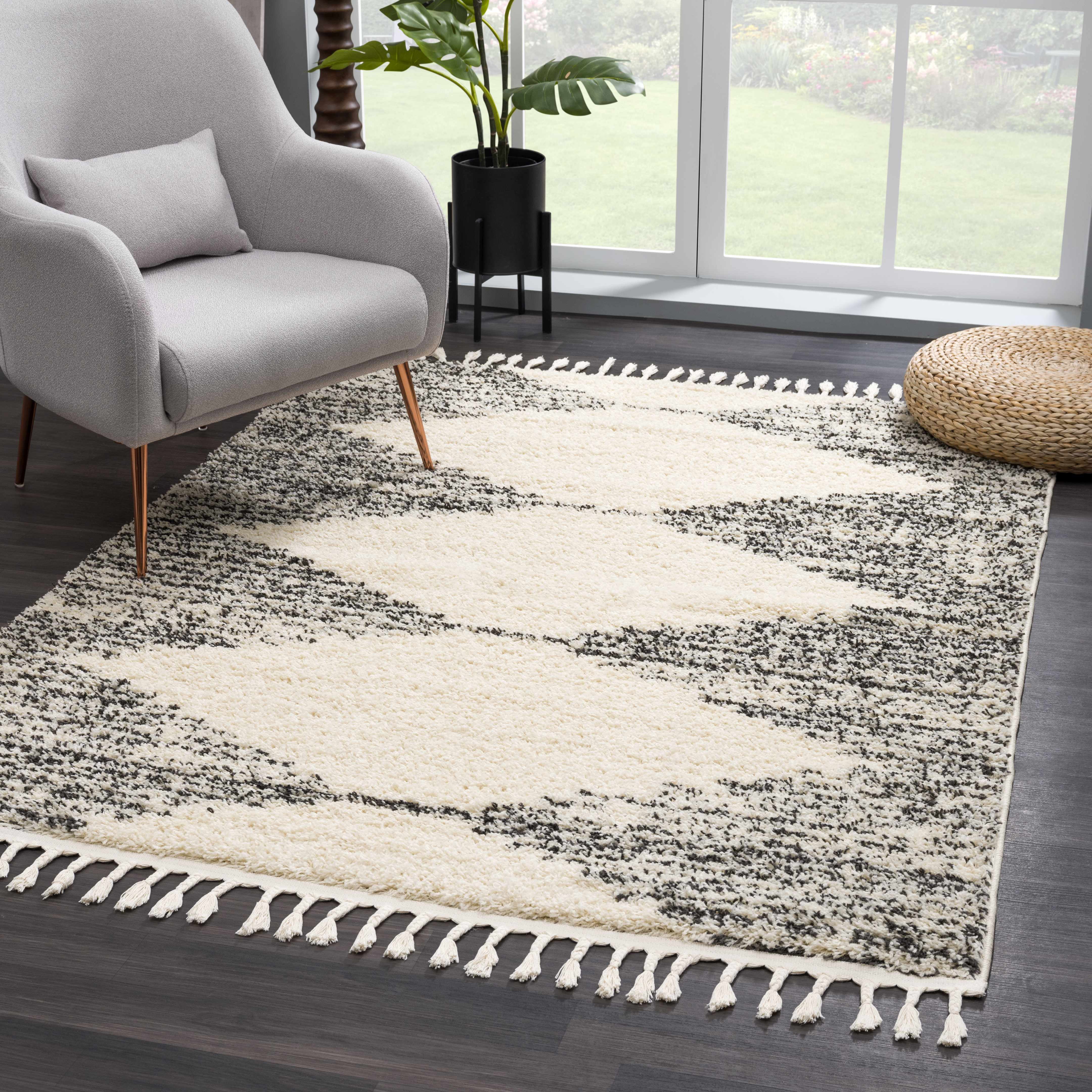 BoutiqueRugs Howth Boho Moroccan Geometric Shag with Tassels for Living Room, Bedroom - Beige, Charcoal, Gray - 5'3" Round