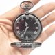thumbnail image 2 of Reloj de bolsillo vintage de cuarzo con cadena y números romanos (negro), 2 of 5