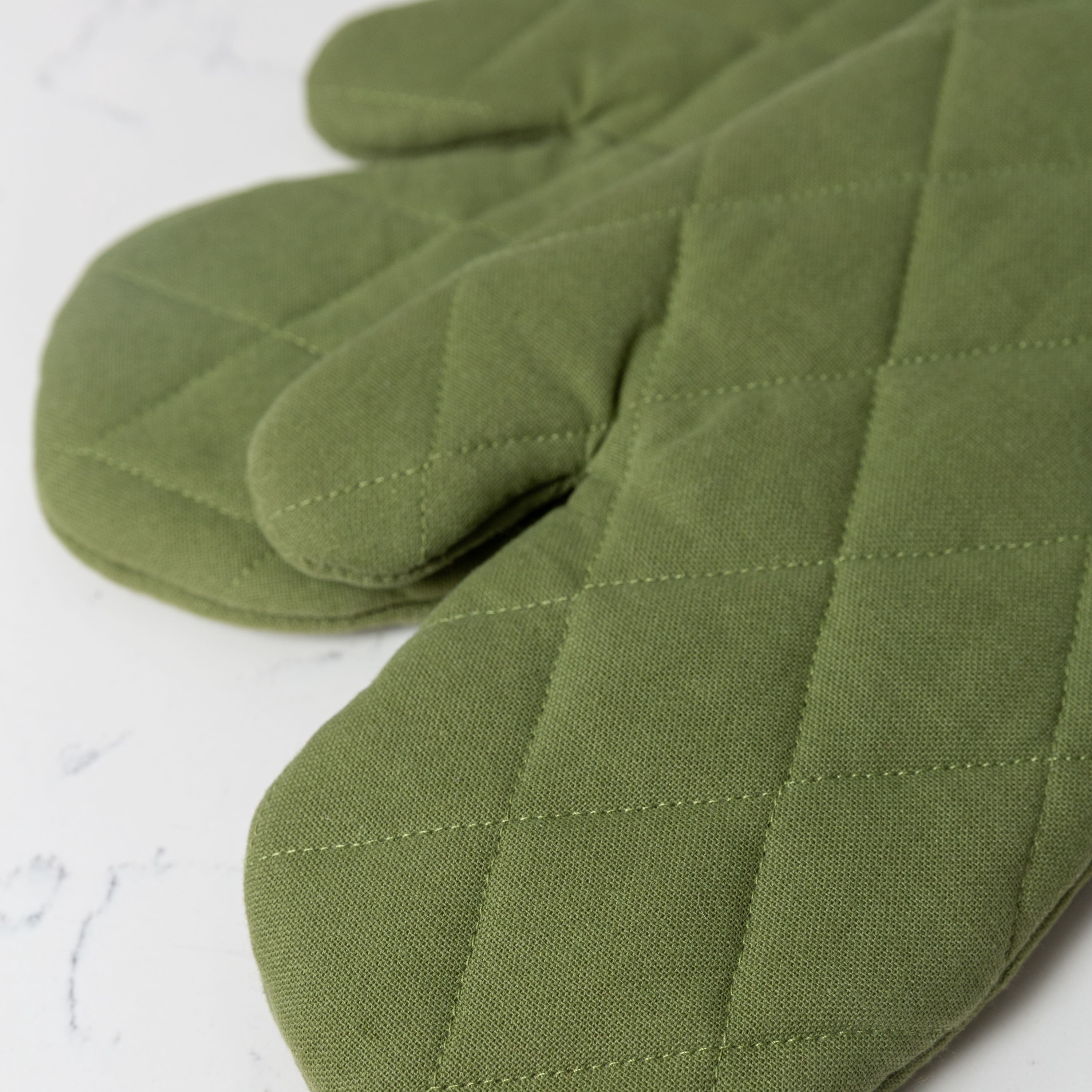Fabstyles Solo Oven Mitt Set of 2, 100% Cotton Heat Resistant Kitchen Set (7"X12")