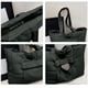 thumbnail image 5 of Bolso Bandolera Acolchado Informal para Ordenador, Gran Capacidad | Lona | Verde Militar | 65 X 44 X 9 Cm | Ligero (220 G) | Uso Diario | Bolsillo para Móvil | Relleno de Algodón | 1 Unidad, 5 of 6
