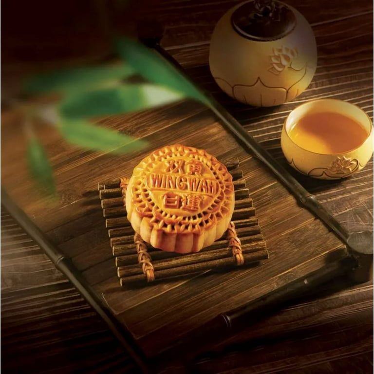 Wing Wah Hong Kong Assorted Mooncake 4 Kinds 26 Oz. / 740 g