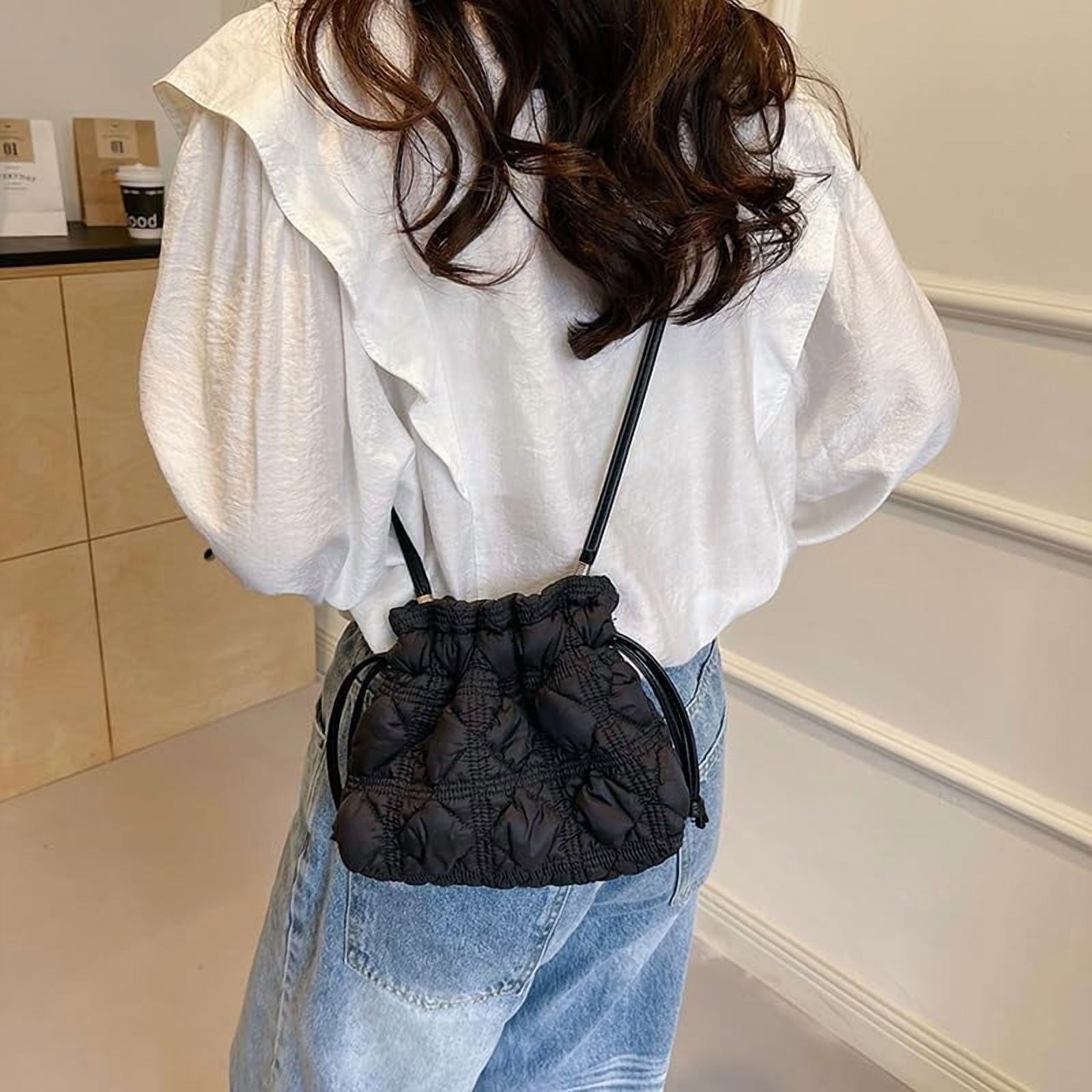 HLSOHJP Quilted Bags Mini Puffer Crossbody Bag Puffy Purse for Women Drawstring Clutch Bag Small Shoulder Purse