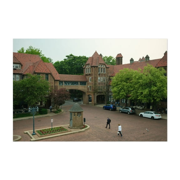 Station Square, Forest Hills 01 - Queens New York Photography Unframed Wall Art Print 5 x 7 inches