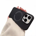 thumbnail image 3 of Funda Para iPhone De Silicona Colores Uso Rudo Magnética, 3 of 8