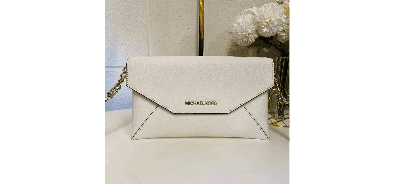 【送料&関税込】Michael Kors Sm Xbody Clutch Michael Kors Jet Set Charm Crossbody Clutch in Vanilla at