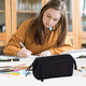 thumbnail image 4 of Estuche para lápices de gran capacidad y usos múltiples, organizador de papelería de gran capacidad, estuche para rotuladores y bolígrafos para adultos, color negro, 4 of 5