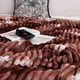 thumbnail image 5 of Manta polar suave a rayas de 198 x 180 cm | Manta de poliéster súper suave, cálida y ligera | Manta acogedora para sofá cama, sala de estar y dormitorio | Resistente y lavable a máquina, 5 of 6