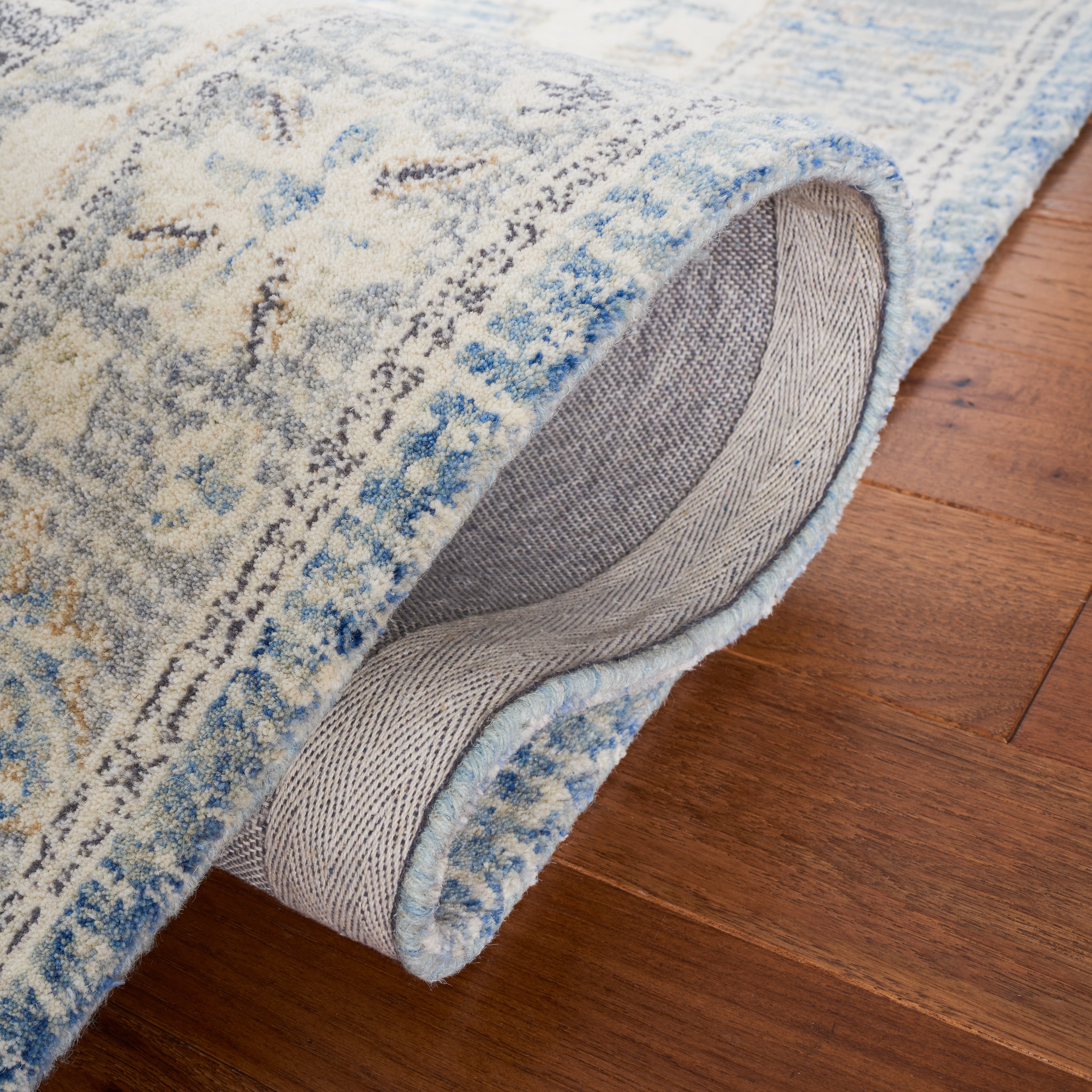 SAFAVIEH Metro Marion Medallion Area Rug, Light Grey/Ivory, 6' x 9'
