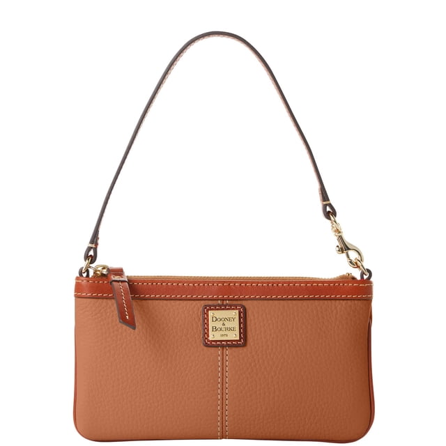 Cartera de pulsera Dooney & Bourke de piel granulada, color marrón