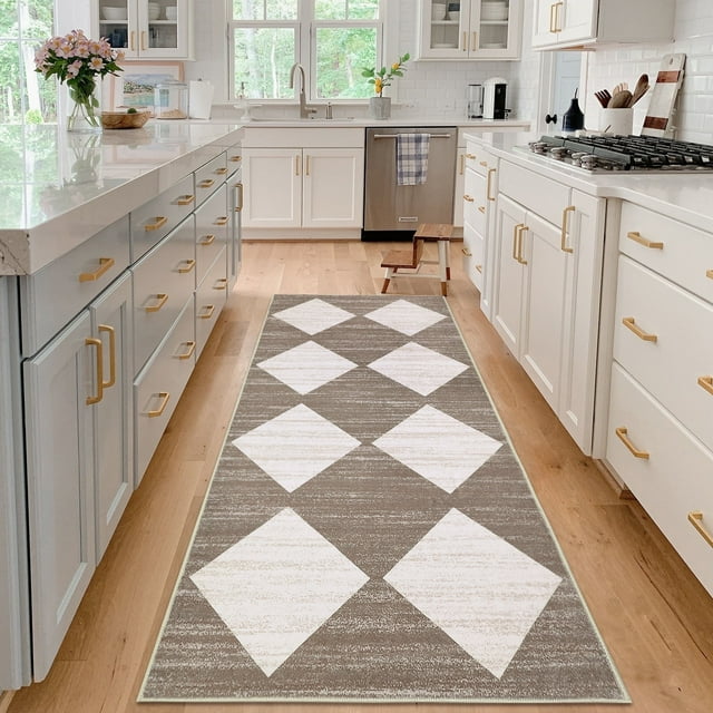 Garvee 2'x6' Geometric Diamond Runner Rug, Machine Washable Rug Stain Resistant Indoor Carpet With Non-Slip Backing, Soft Low Pile Rug for Hallway Bedroom Laundry, Brown