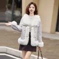 thumbnail image 5 of Chaqueta de plumón con cuello de piel grande para mujer, abrigo corto de otoño e invierno con solapa de empalme de piel nueva, abrigo holgado y cálido de plumón de pato blanco, 5 of 5