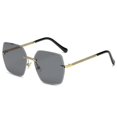thumbnail image 4 of Lunettes de Soleil Il de Chat Classiques Unisexes Y975, 4 of 5