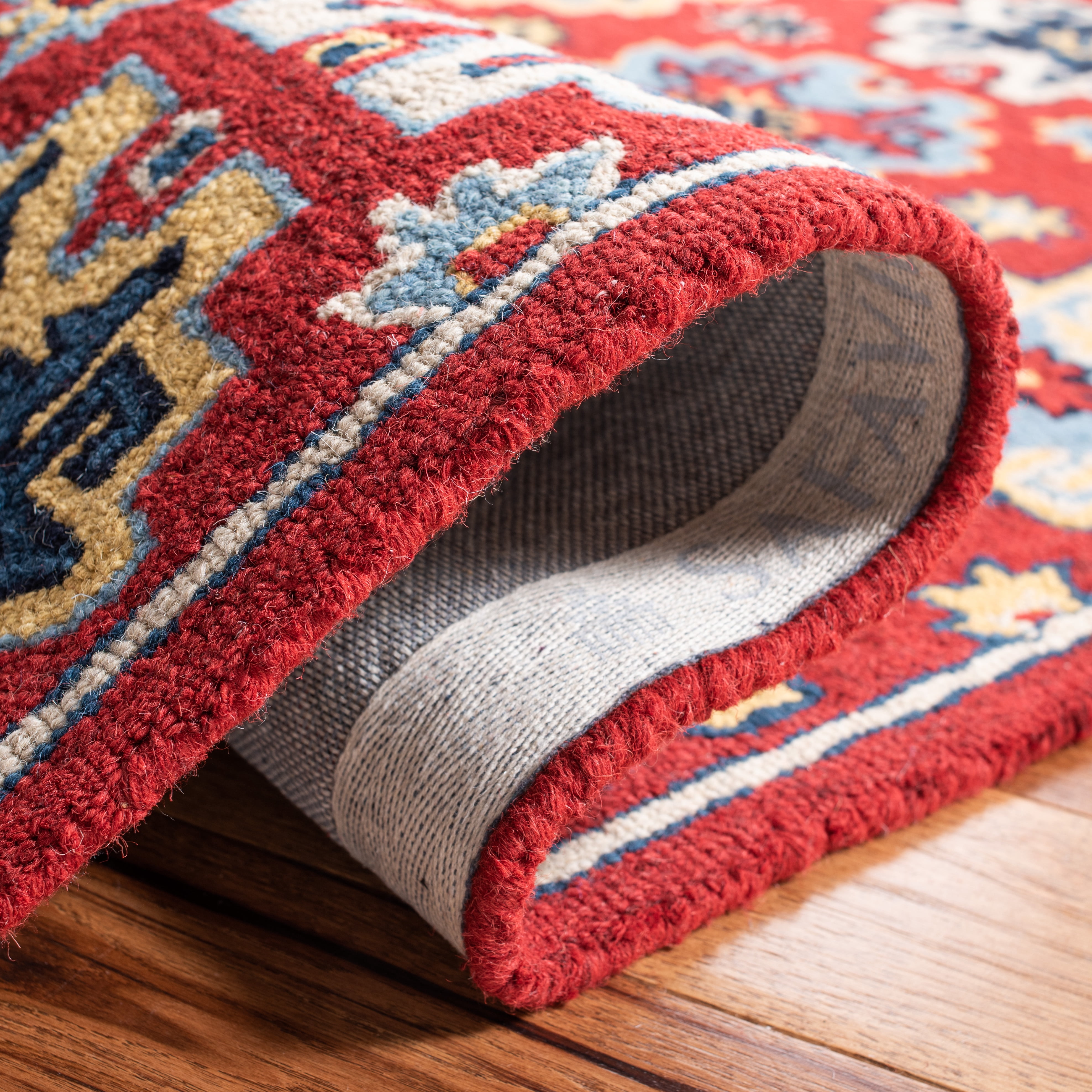 Safavieh Heritage Victoria Floral Wool Area Rug, Red/Blue, 6' x 9'