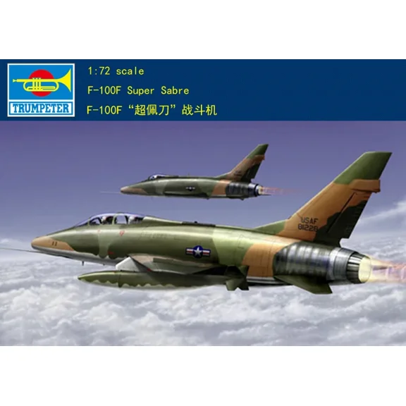 Trumpeter 01650 1/72 F-100F Super Sabre