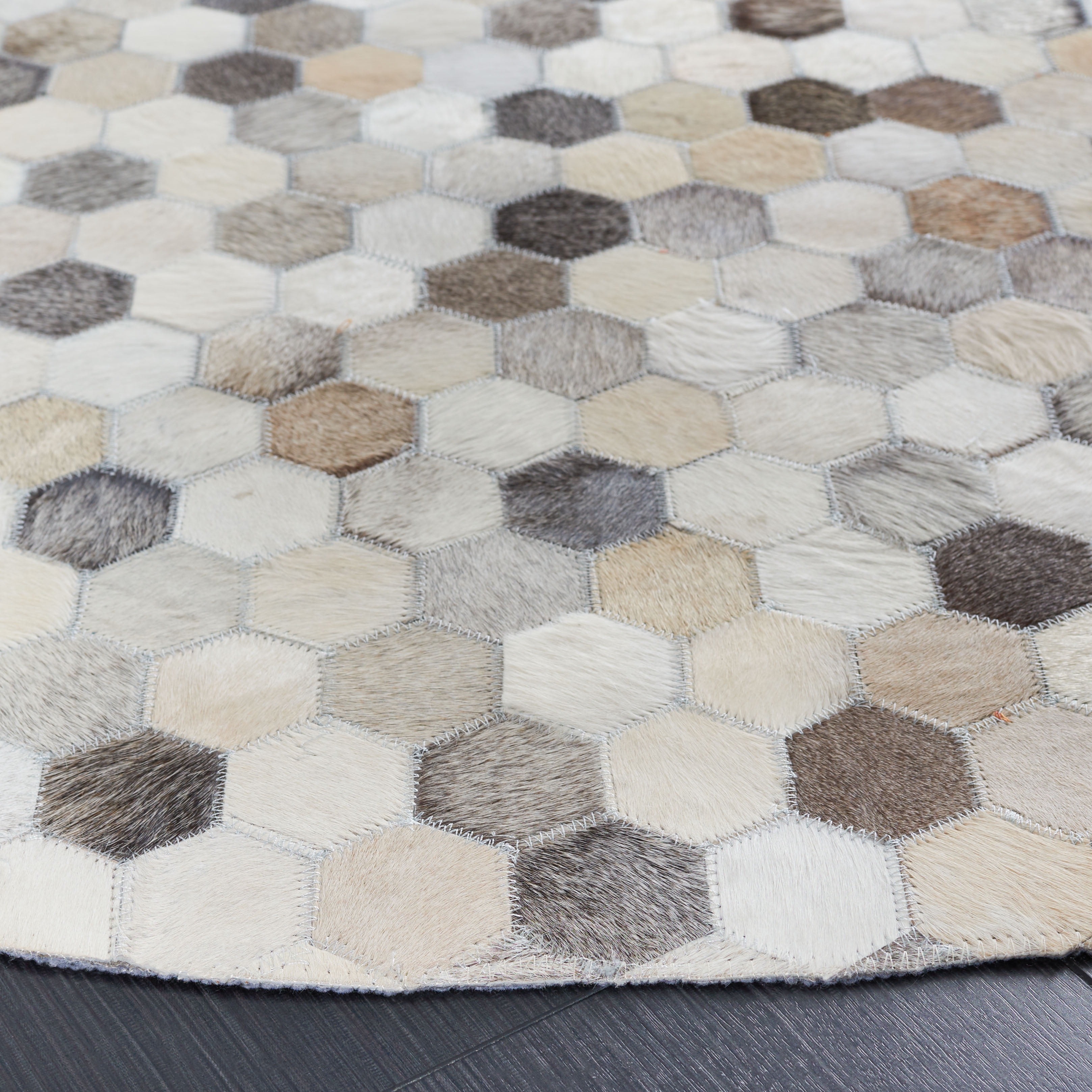 SAFAVIEH Studio Leather Jampa Geometric Area Rug, Ivory/Grey, 6' x 6' Round
