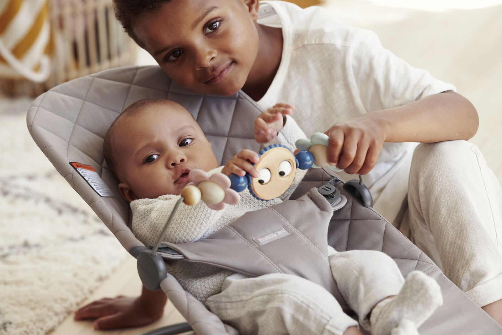 BabyBjorn Googly Eyes Pastels Toy Bar