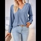 thumbnail image 5 of Blusas de Verano para Mujer con Mangas 3/4, Cuello en V, Mangas Abullonadas, Estilo Casual, con Textura Fruncida. Azul 5XL, 5 of 8
