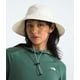 thumbnail image 2 of Sombrero THE NORTH FACE Class V Brimmer para mujer, color blanco Dune, talla S/M, 2 of 3