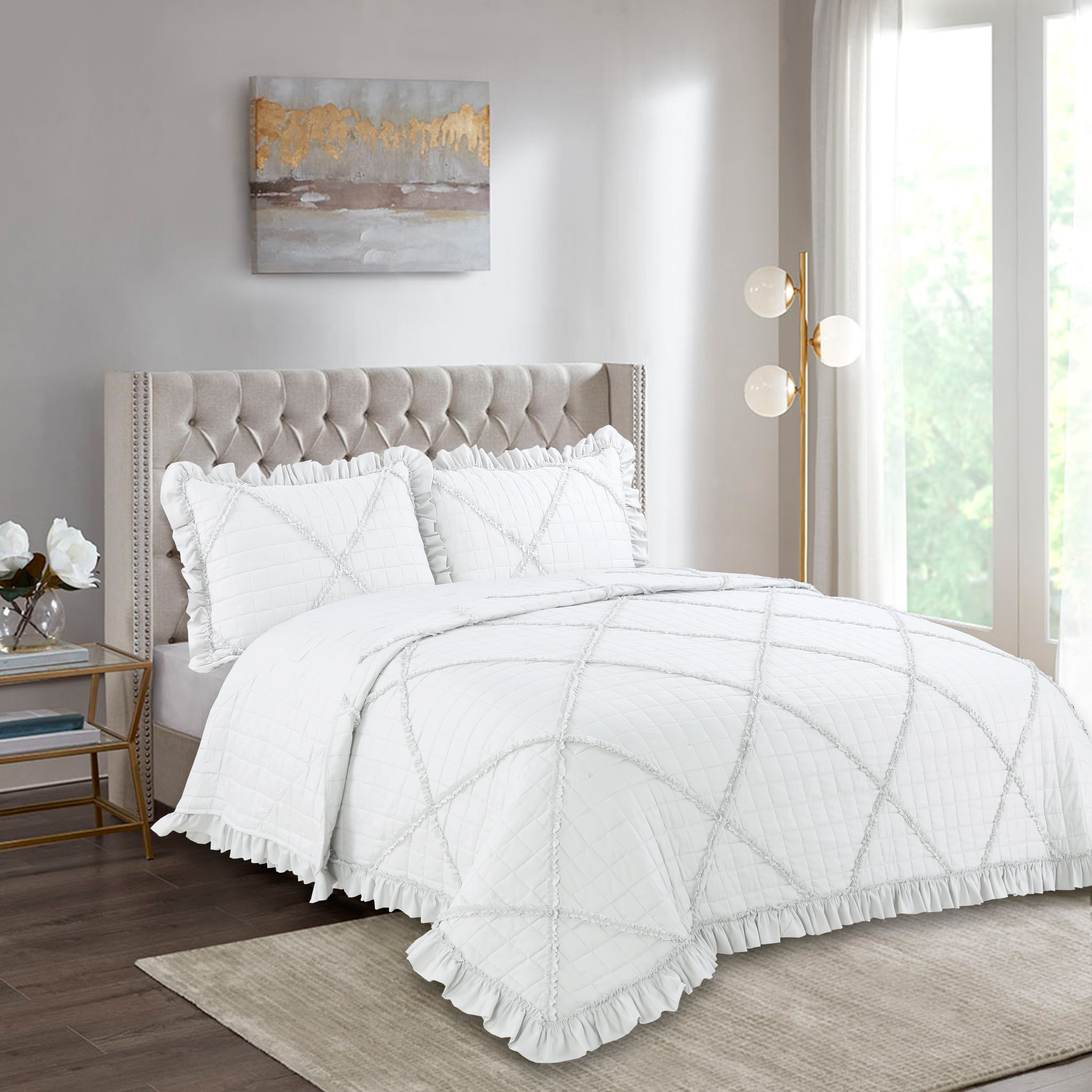 Marina Decoration Luxueux couvre-lit texturé à volants Shabby Chic Couture Couvre-lit Ultra Doux Solide Été Brodé Ensemble de Couette avec Taies d'oreiller matelassées, Couleur Blanc