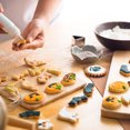 thumbnail image 3 of Molde de galletas de acero inoxidable de Halloween 7 juegos de herramientas para hornear pasteles DIY, B, murciélago, fantasma, lápida, gato, calavera, calabaza, molde de sombrero de bruja JAMW Sencillez, 3 of 5