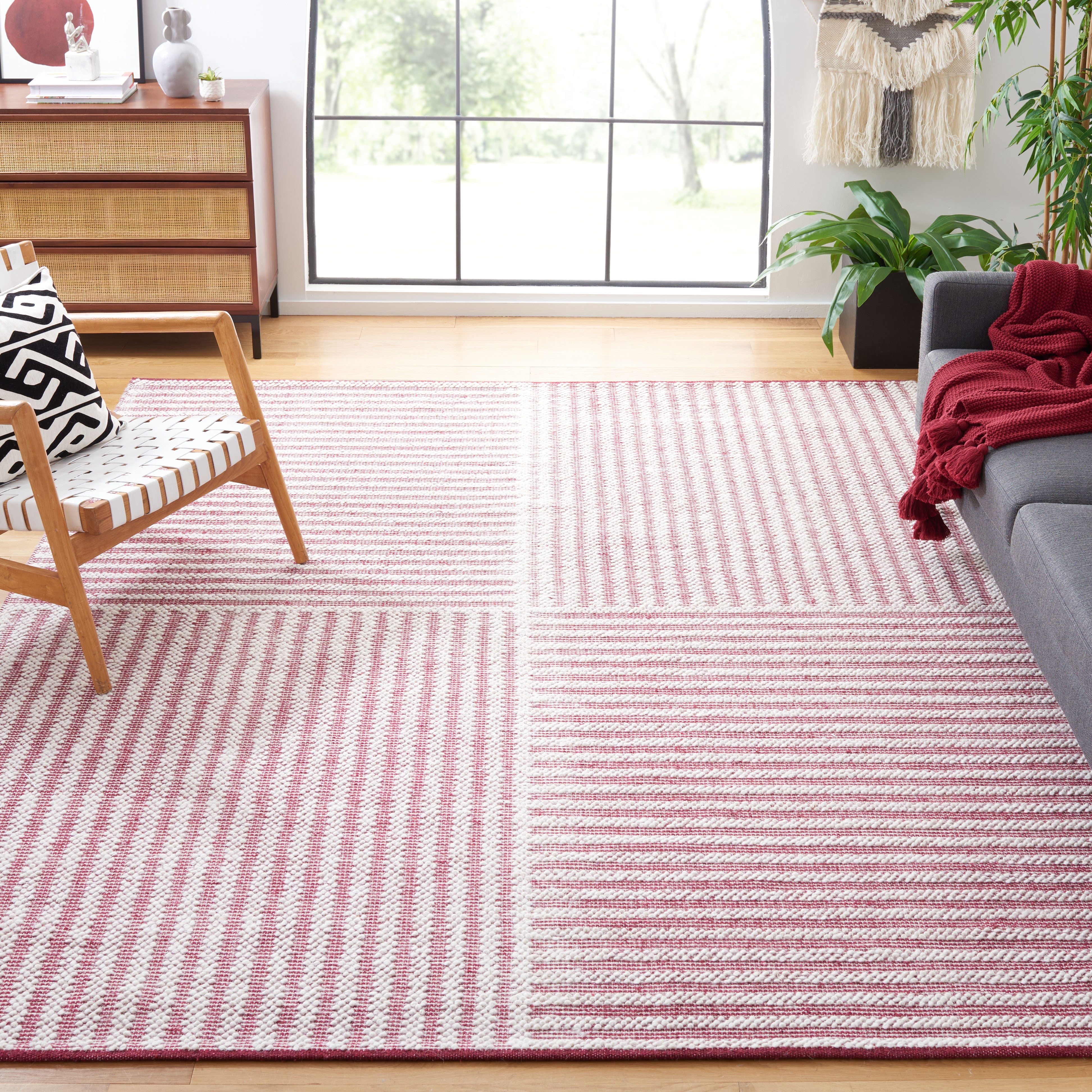 SAFAVIEH Natura Wayra Striped Area Rug, Ivory/Red, 8' x 10'
