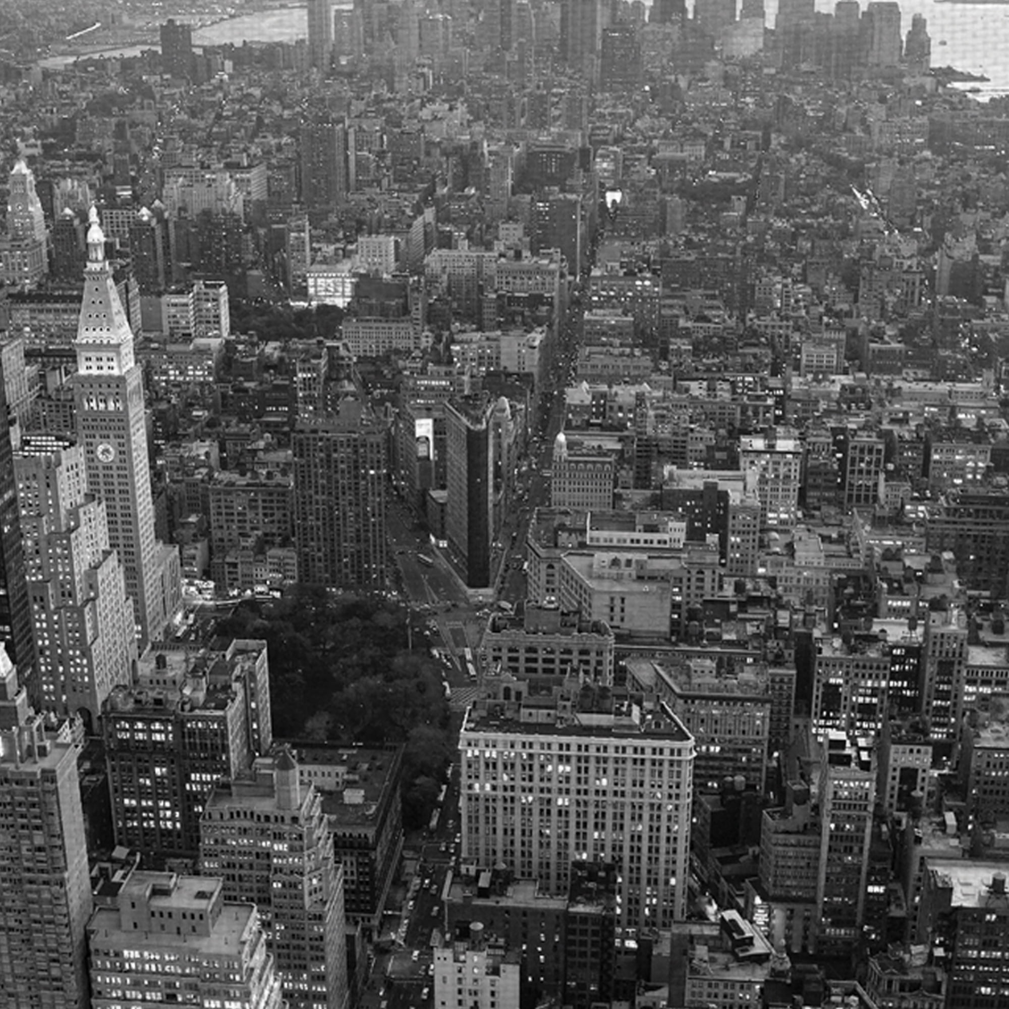 Masterpiece Art Gallery Empire State New York By D. Gulin Canvas Art Print 30" x 40"