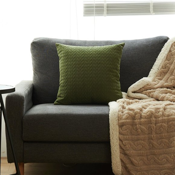 Three-dimensional Leaf Quilted Embossed Double-Sided Solid Color Pillowcase With Four-Sided Binding Edging And Contrasting Zipper