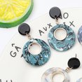thumbnail image 4 of Pendientes colgantes redondos de color verde glamuroso: joyas elegantes para mujeres, 4 of 5