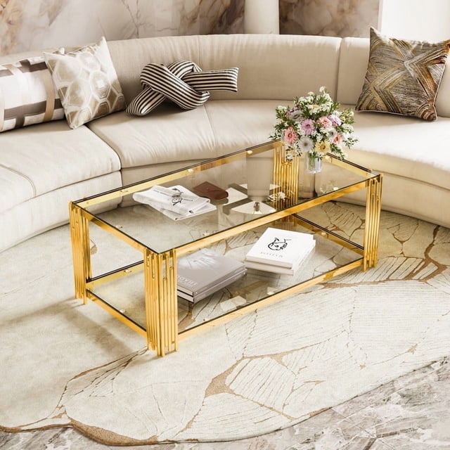 Table Basse Rectangulaire Moderne de 47,5 Pouces avec Miroir Transparent et Cadre Métallique Asymétrique, Fini Doré et Tablette de Rangement Inférieure pour Décoration de Mobilier de Salon et Bureau à Domicile