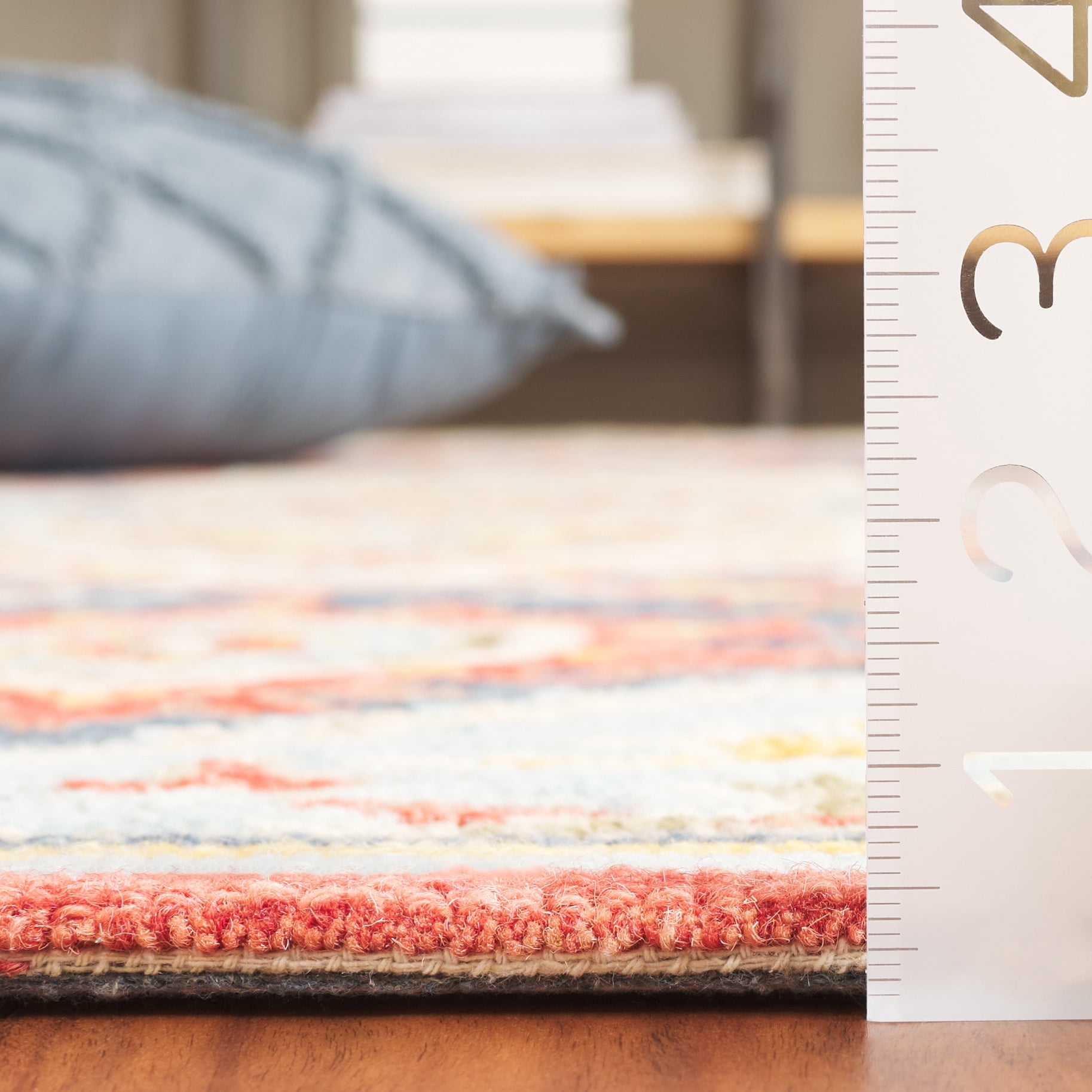 SAFAVIEH Metro Melvin Medallion Area Rug, Navy/Red, 5' x 8'