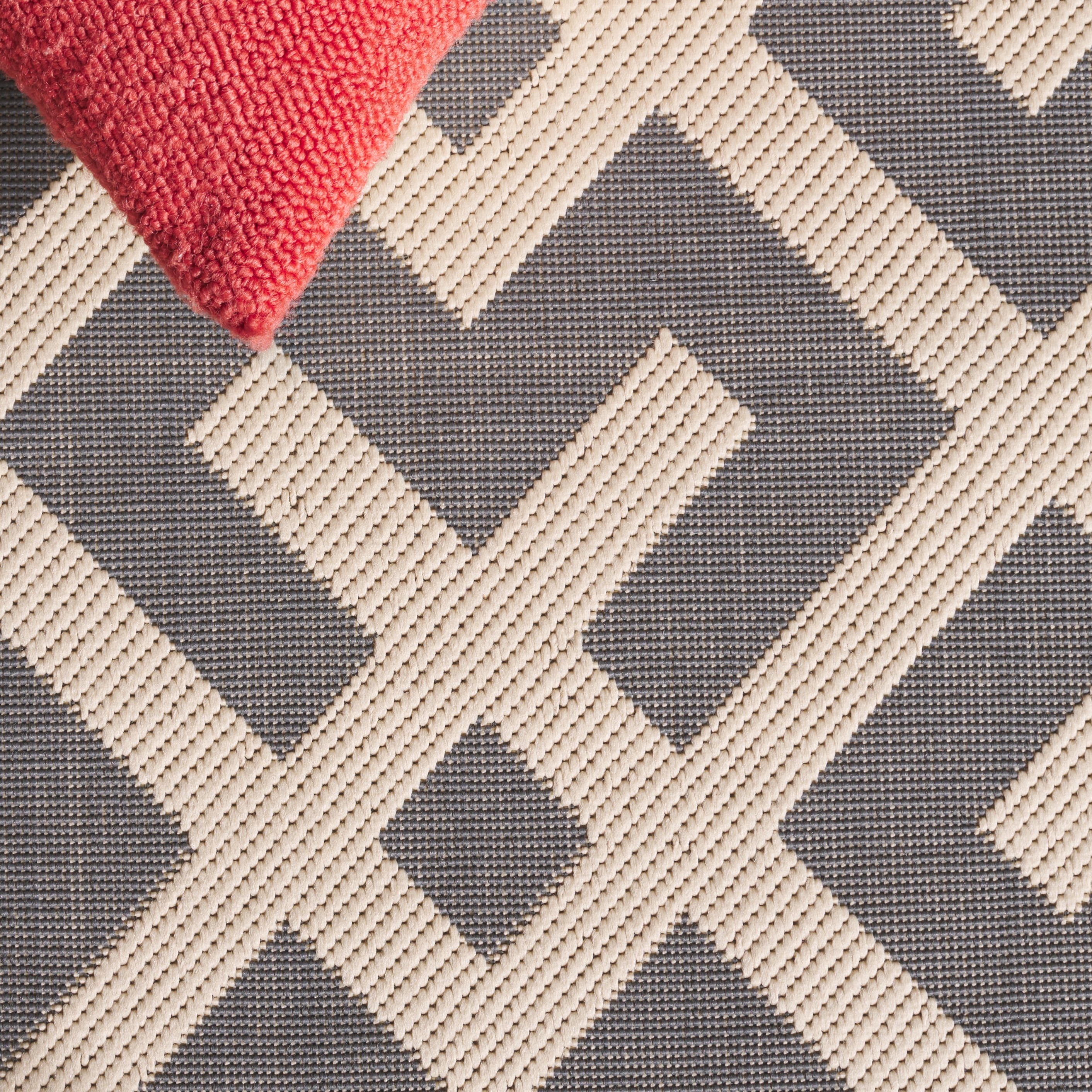 Safavieh Courtyard Alvin Geometric Indoor/Outdoor Area Rug, Gray/Bone, 5'3" x 5'3" Square