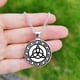 thumbnail image 3 of Collar vikingo para hombre, Valknut amuleto de Odin, guerreros nórdicos, símbolo de brújula, colgante de cúpula de cristal, cadena, collares, regalo de joyería, 3 of 4