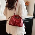 thumbnail image 2 of Bolso Hombro Cuero PU Nube Mano Sólido Plisado para Mujer Rojo Hugtrwg, 2 of 9